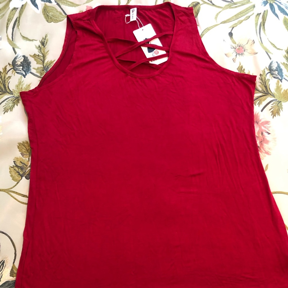 Super sexy RED XXL plus size tank! NEW W TAGS, and sexy criss cross detail!